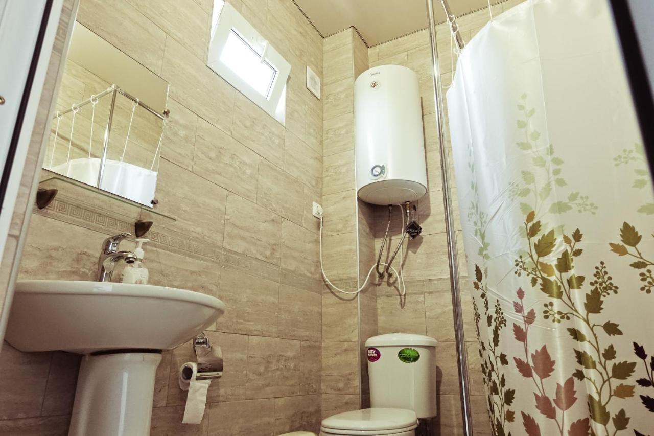 Гостевой Дом Летний Сад Sukhumi Ngoại thất bức ảnh