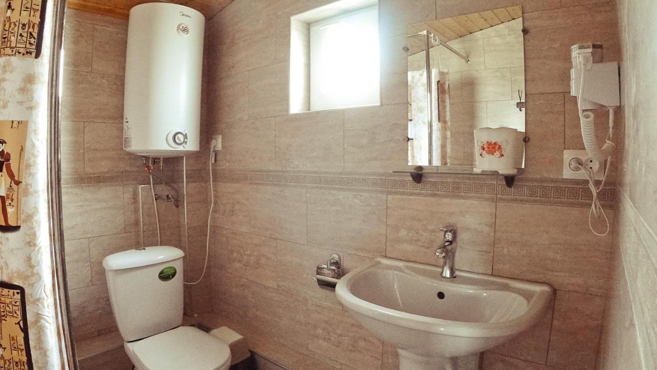 Гостевой Дом Летний Сад Sukhumi Ngoại thất bức ảnh